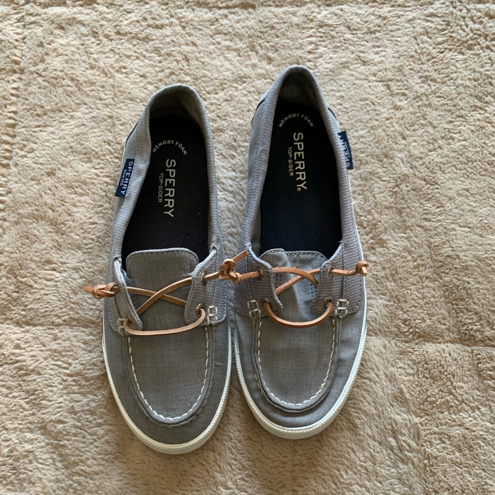 NWOT Grey Sperrys